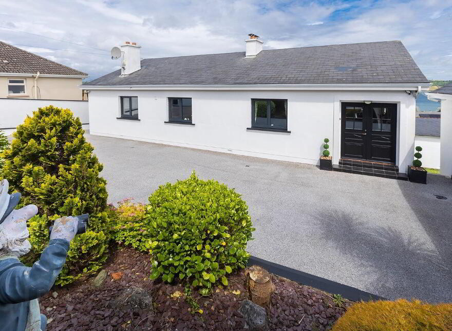 Church Road, Aghada, P25P295