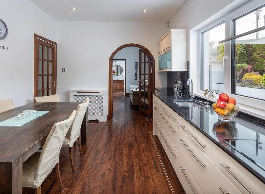Church Road, Aghada, P25P295