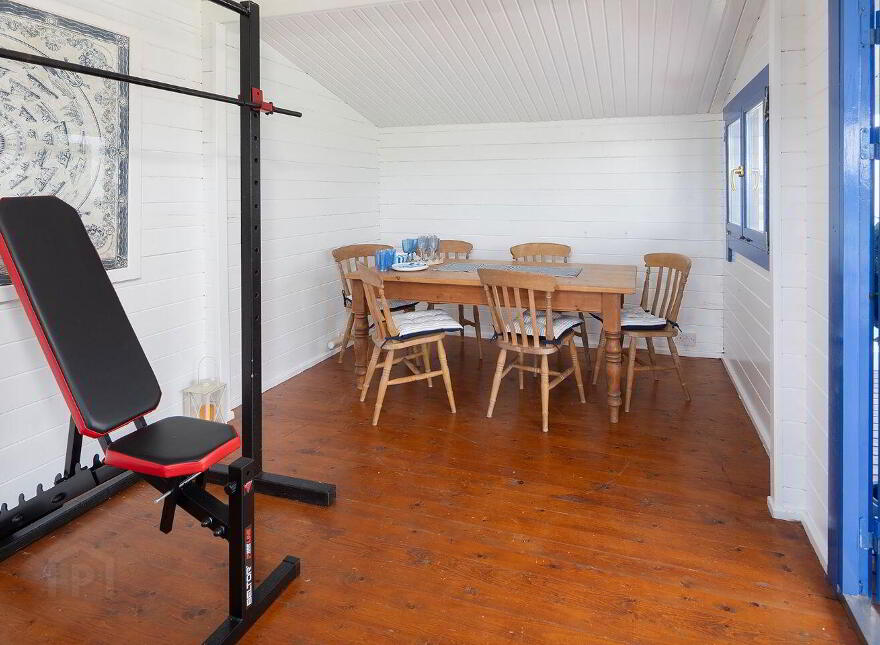 Church Road, Aghada, P25P295
