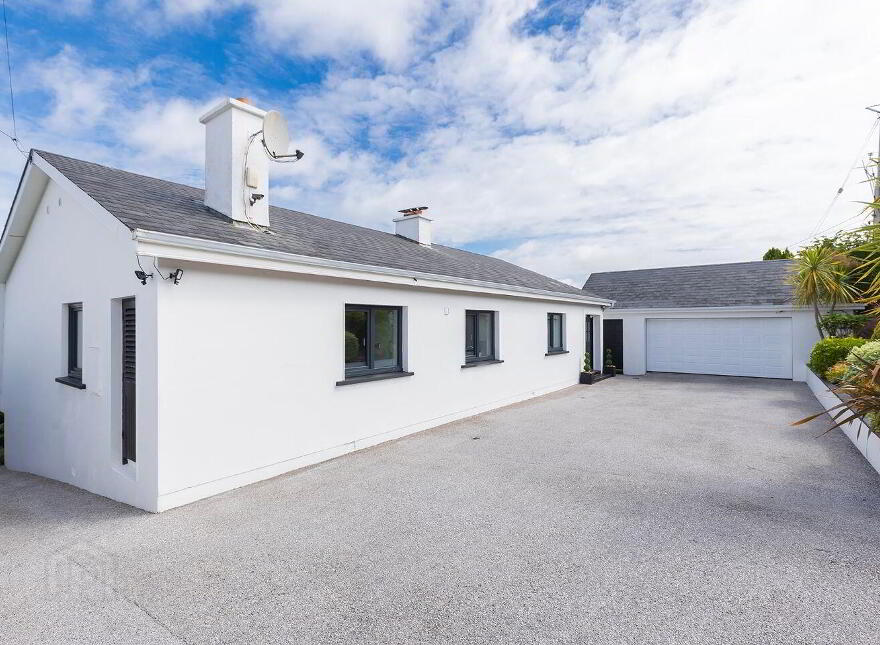 Church Road, Aghada, P25P295