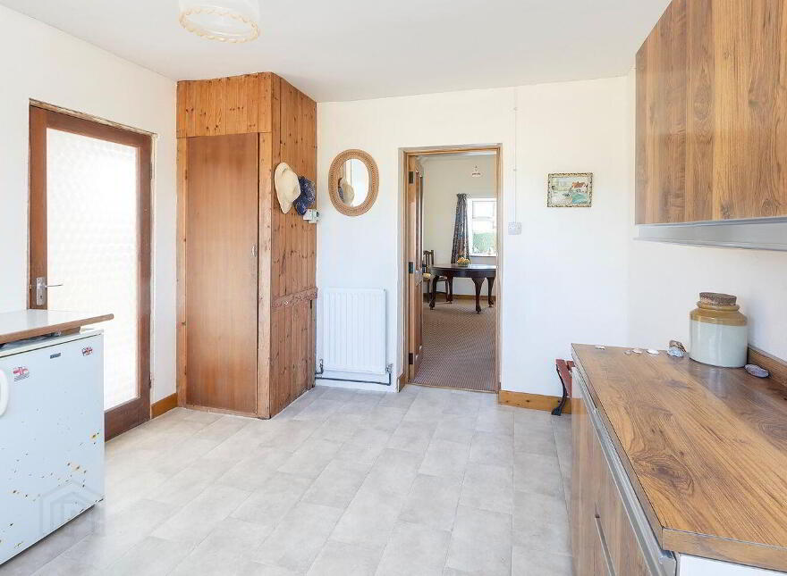 Ballycrenane, Coast Road, Garryvoe, P25N567