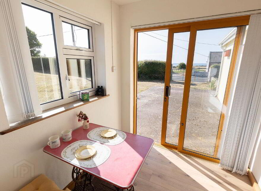 Ballycrenane, Coast Road, Garryvoe, P25N567