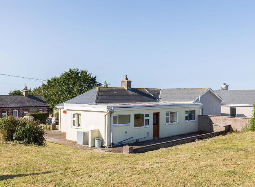 Ballycrenane, Coast Road, Garryvoe, P25N567