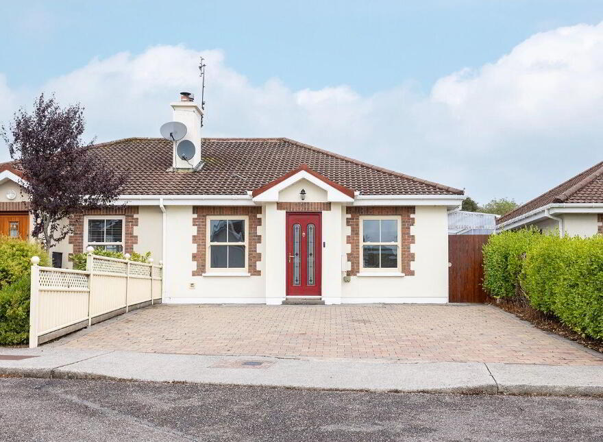 41 Woodview Lawn, Saleen, Midleton, P25F772 photo