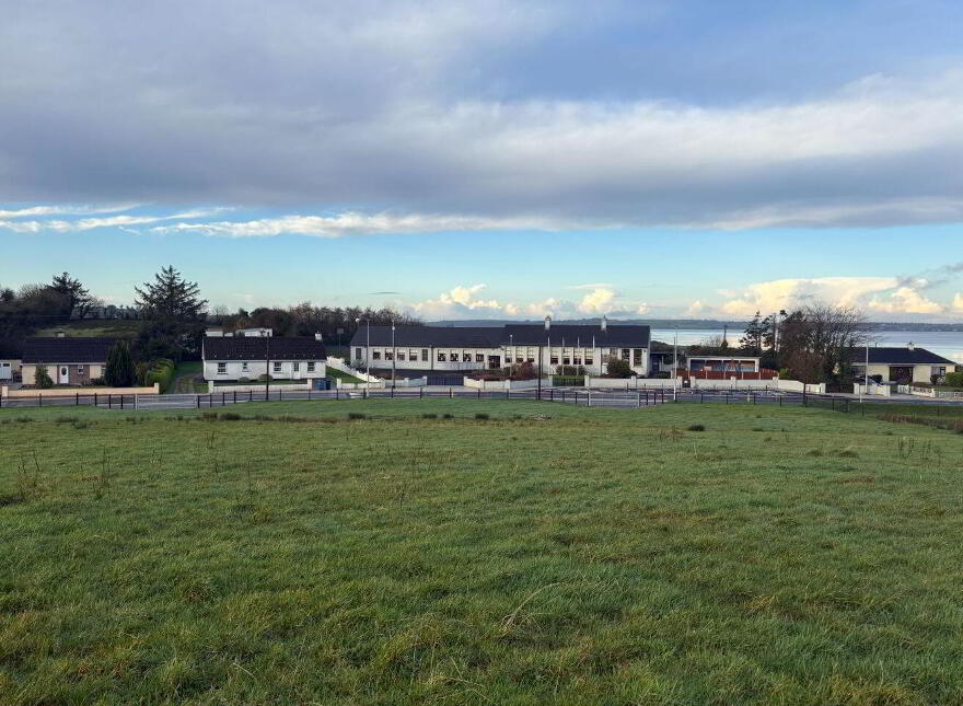 Loughill Village, Loughill