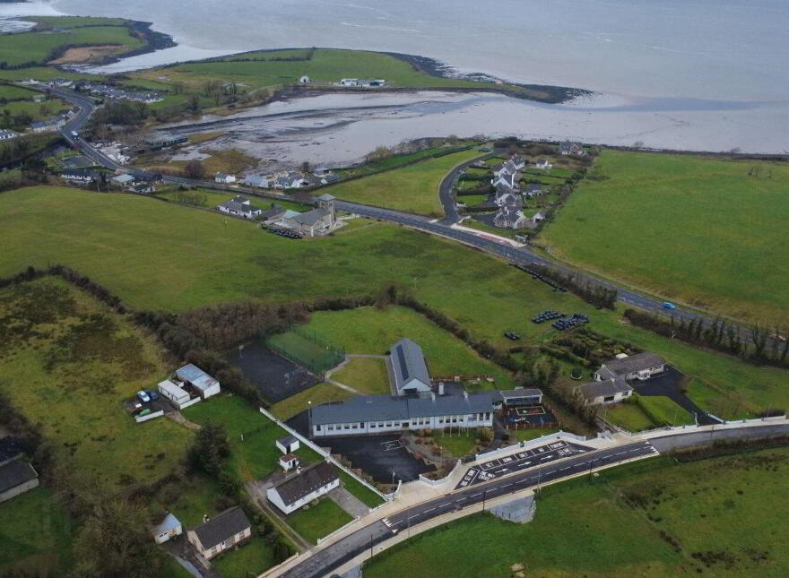 Loughill Village, Loughill