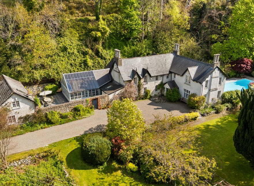 Glenbrook House, And Mews, Enniskerry, A98N265