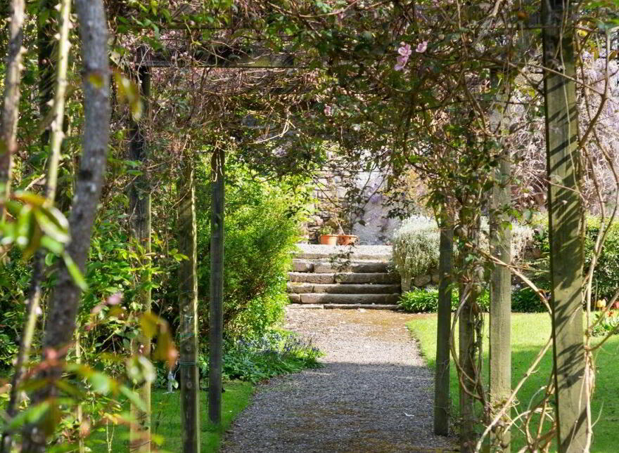 Glenbrook House, And Mews, Enniskerry, A98N265
