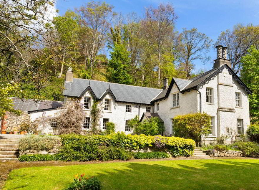 Glenbrook House, And Mews, Enniskerry, A98N265
