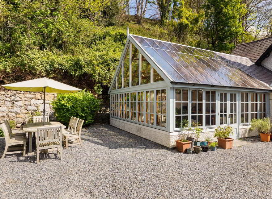 Glenbrook House, And Mews, Enniskerry, A98N265