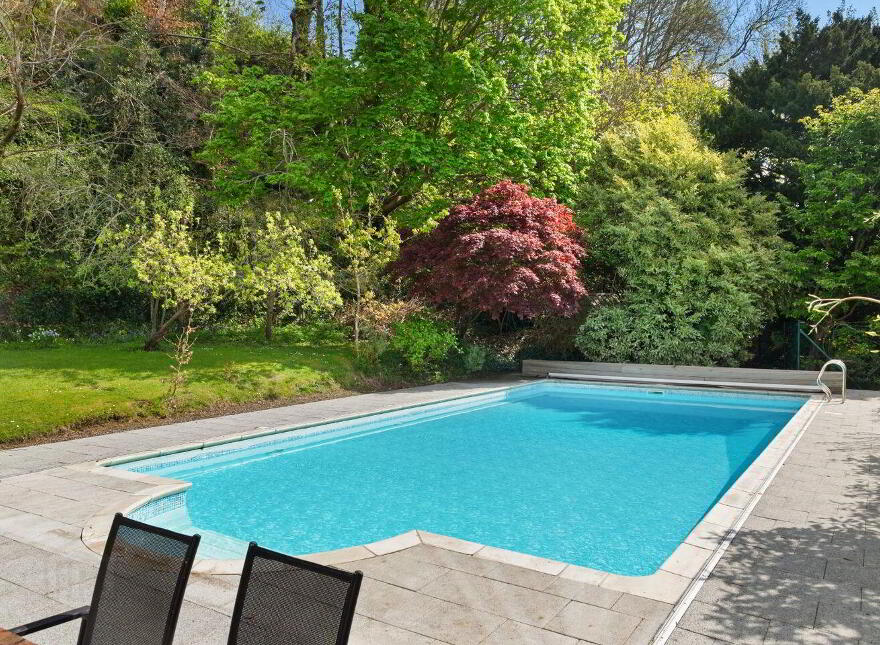 Glenbrook House, And Mews, Enniskerry, A98N265