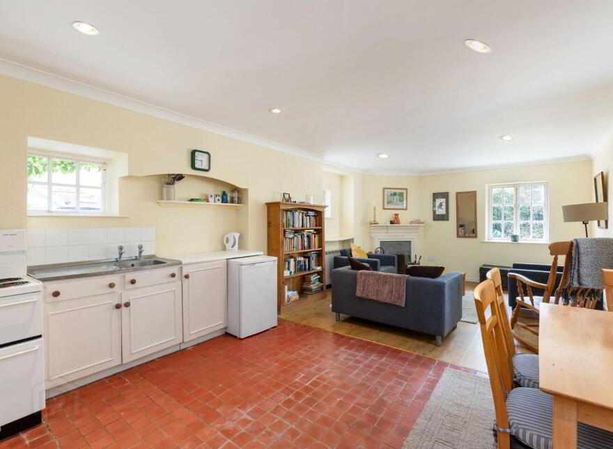Glenbrook House, And Mews, Enniskerry, A98N265