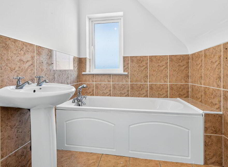 27 Churchfield, Dromahair, F91H6X0