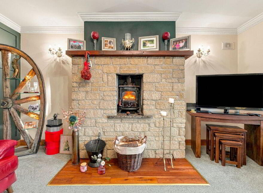Capella House, Clownings, Corbally, W12DX80