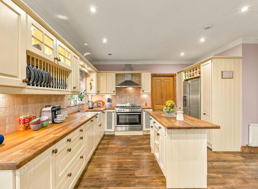 Capella House, Clownings, Corbally, W12DX80