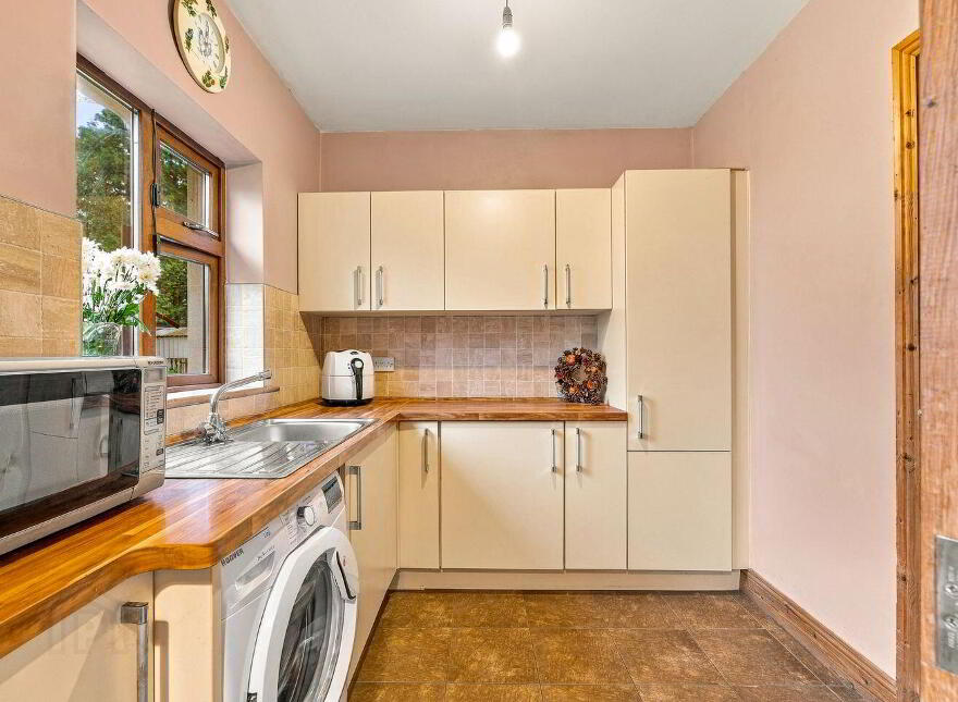 Capella House, Clownings, Corbally, W12DX80