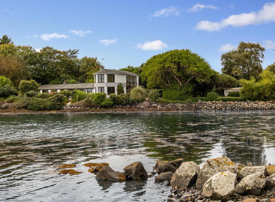 Knockcree House, 8 Mahee Island, Comber, Newtownards, BT23 6EP