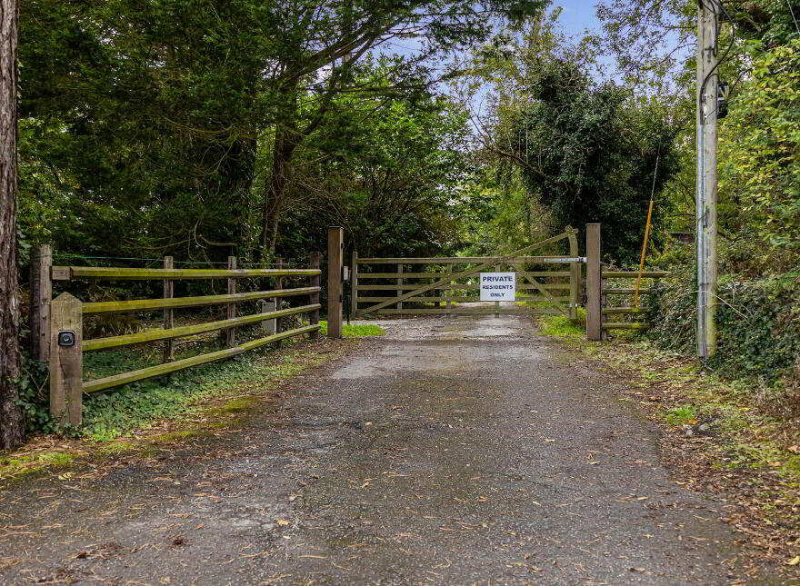 Knockcree House, 8 Mahee Island, Comber, Newtownards, BT23 6EP