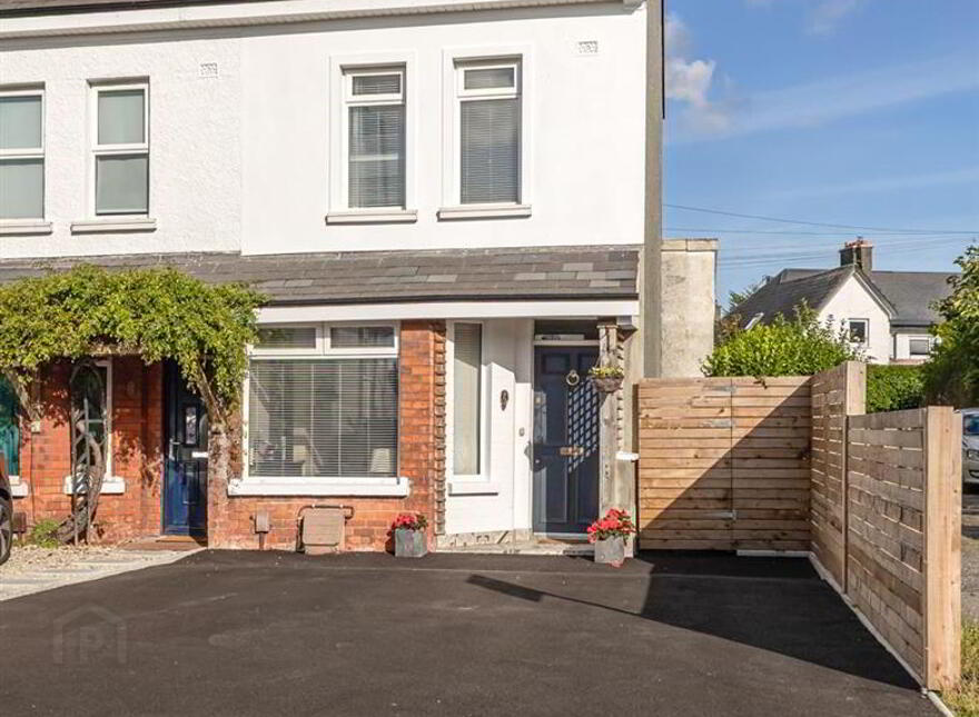 204 Cregagh Road, Belfast, BT6 9EU