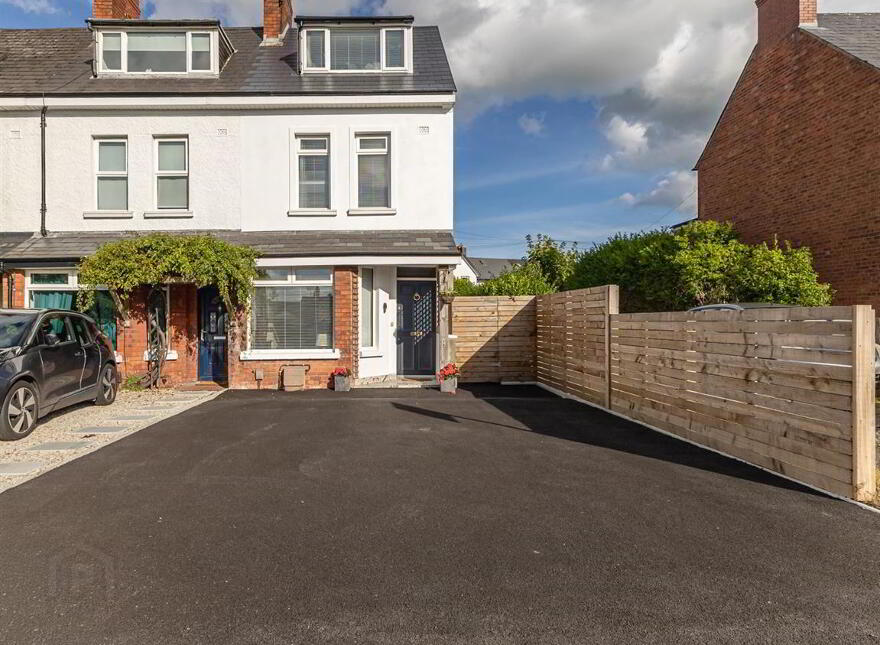 204 Cregagh Road, Belfast, BT6 9EU