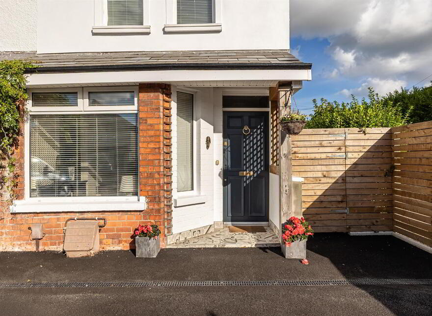 204 Cregagh Road, Belfast, BT6 9EU