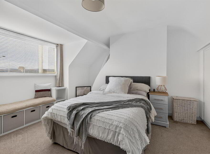 204 Cregagh Road, Belfast, BT6 9EU