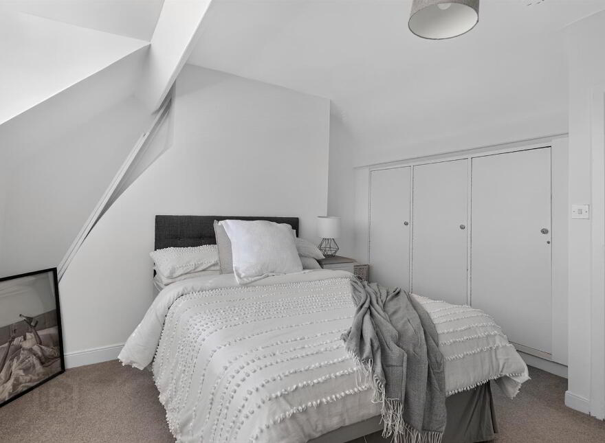 204 Cregagh Road, Belfast, BT6 9EU