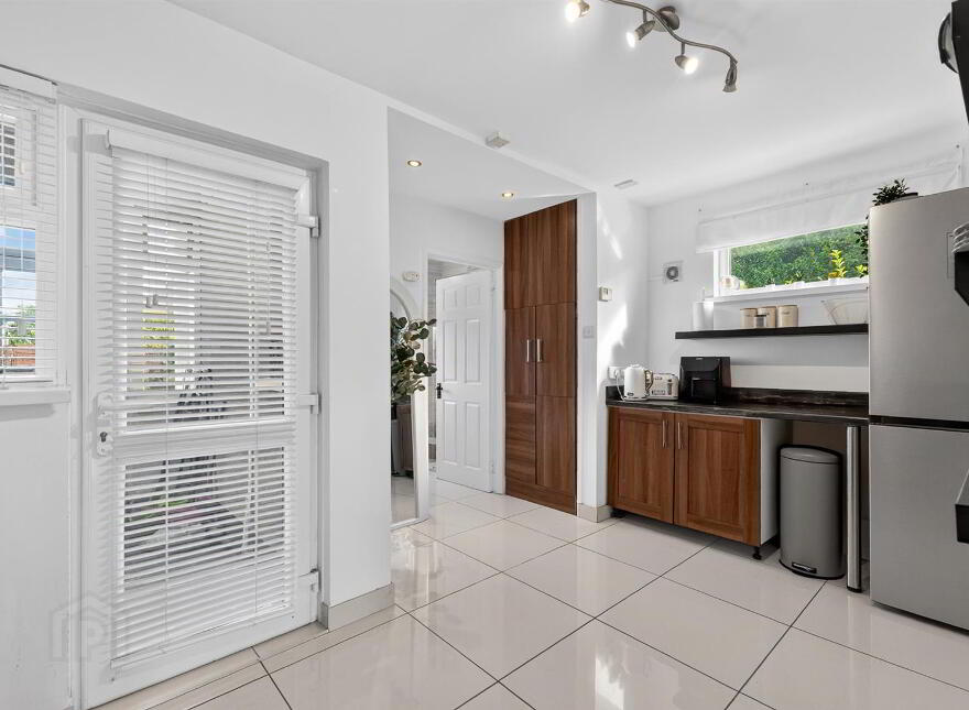 204 Cregagh Road, Belfast, BT6 9EU