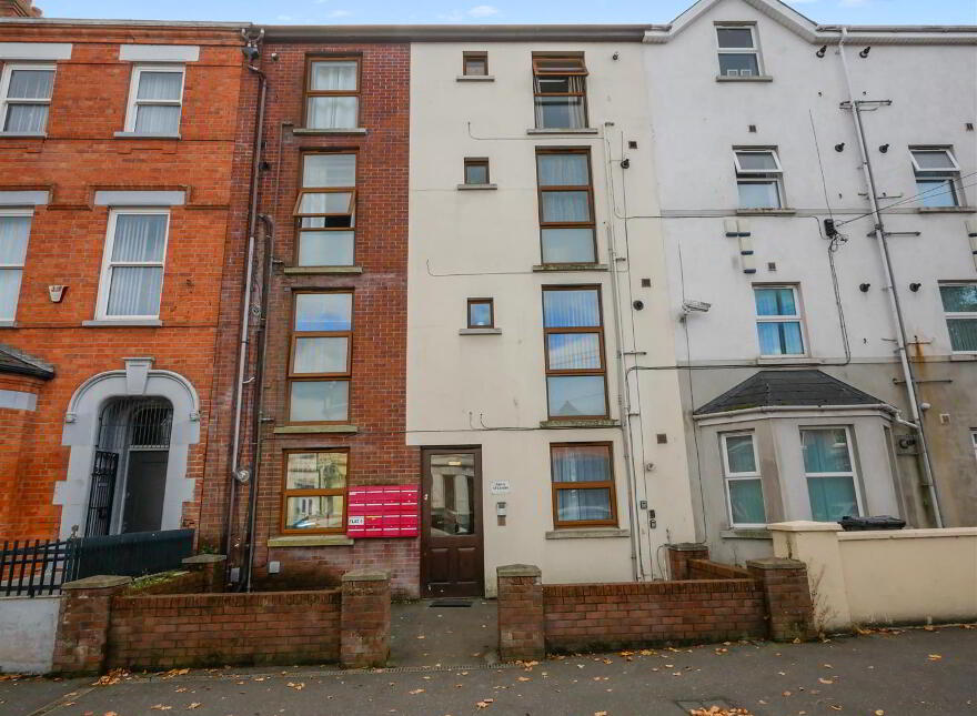 Apt 6 Nova Studios, 167 University Street, Belfast, BT7 1HR