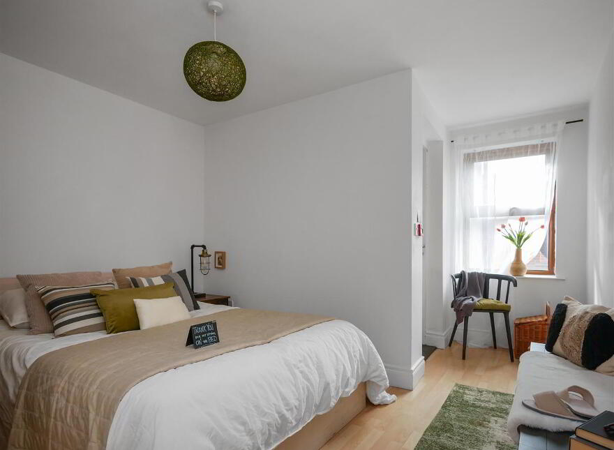Apt 6 Nova Studios, 167 University Street, Belfast, BT7 1HR