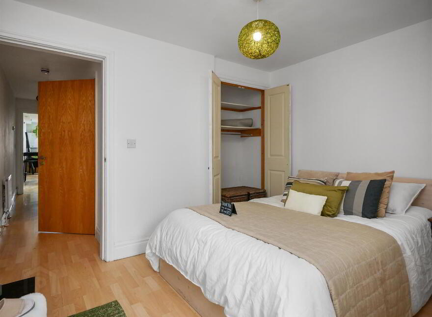 Apt 6 Nova Studios, 167 University Street, Belfast, BT7 1HR