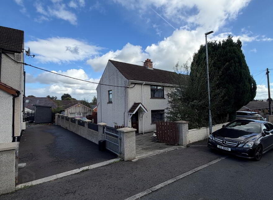 43 Hillview Avenue, Lisburn, BT27 4PR