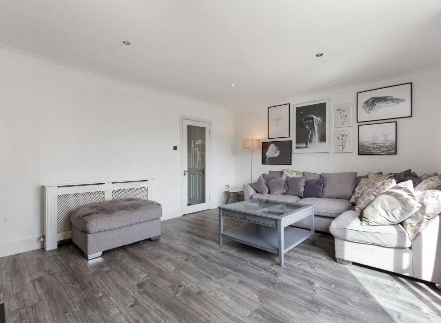 81 Gleann Na Ri, Valley Avenue, Druid Valley, Dublin 18, D18RKP1