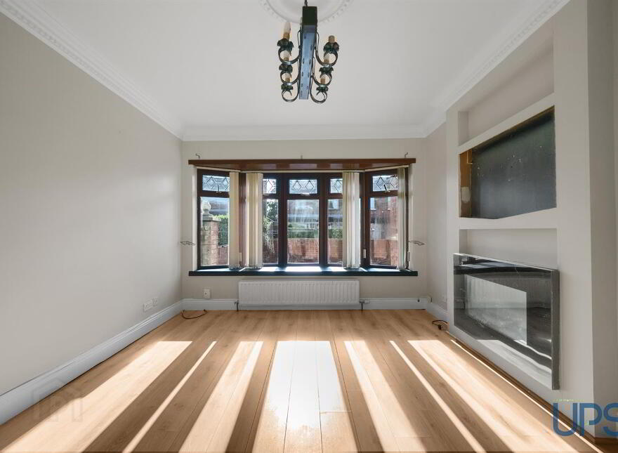 Extended Home & Apartment / Annex, 4 Stewartstown Gardens, Stewartstow...Belfast, BT11 9GG