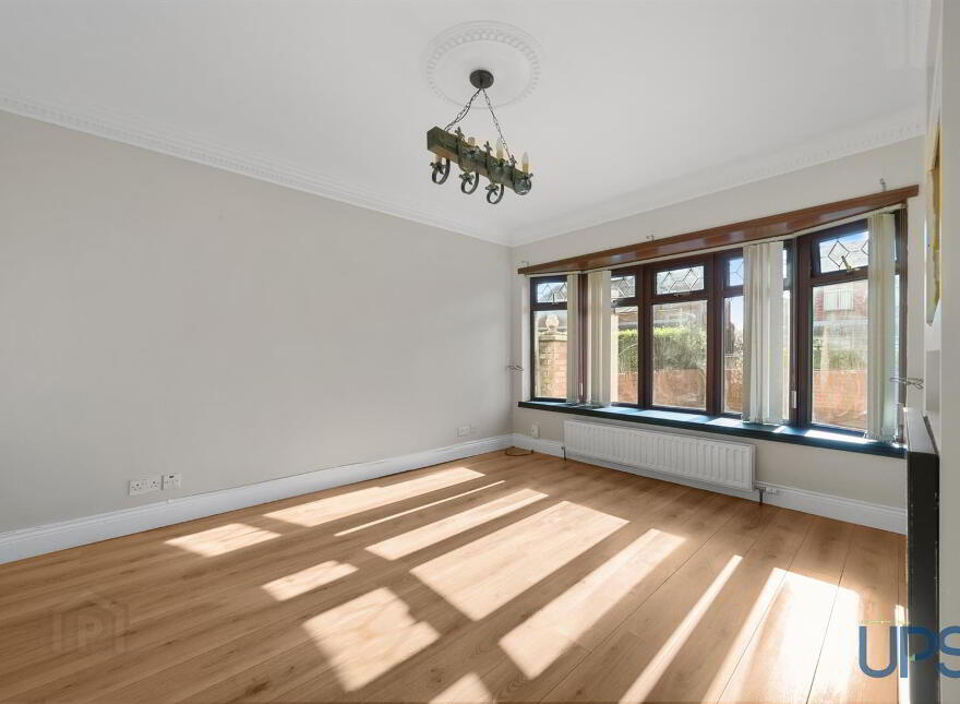 Extended Home & Apartment / Annex, 4 Stewartstown Gardens, Stewartstow...Belfast, BT11 9GG