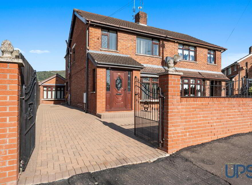 Extended Home & Apartment / Annex, 4 Stewartstown Gardens, Stewartstow...Belfast, BT11 9GG