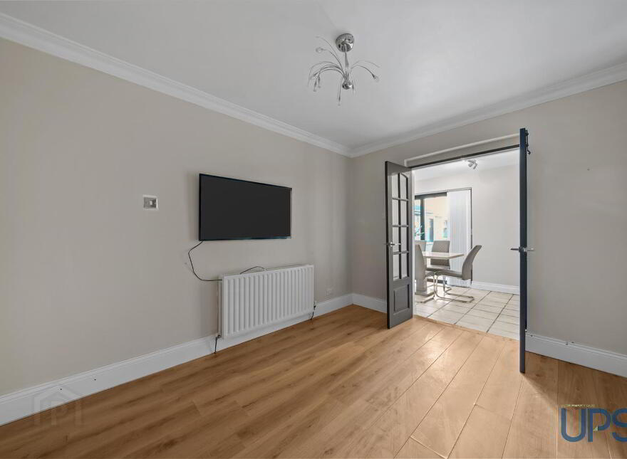 Extended Home & Apartment / Annex, 4 Stewartstown Gardens, Stewartstow...Belfast, BT11 9GG