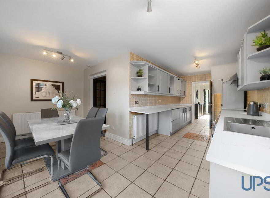 Extended Home & Apartment / Annex, 4 Stewartstown Gardens, Stewartstow...Belfast, BT11 9GG