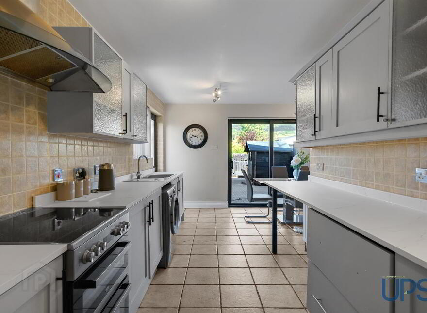 Extended Home & Apartment / Annex, 4 Stewartstown Gardens, Stewartstow...Belfast, BT11 9GG