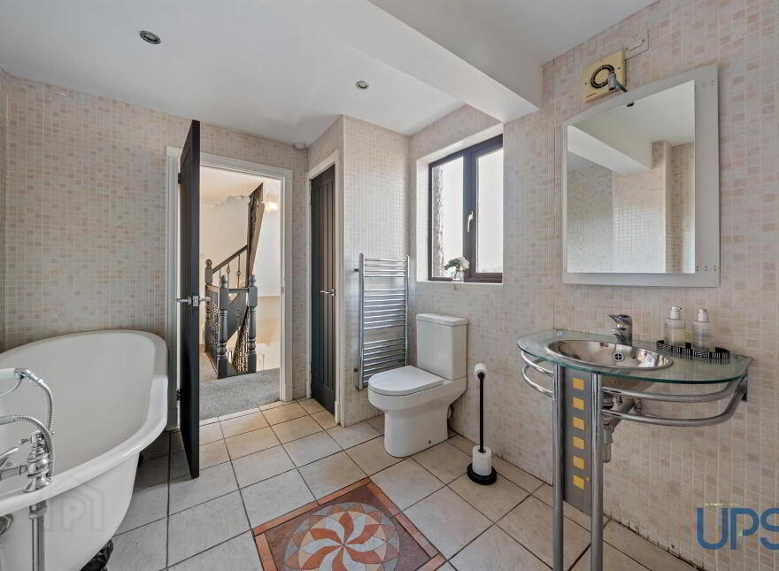 Extended Home & Apartment / Annex, 4 Stewartstown Gardens, Stewartstow...Belfast, BT11 9GG