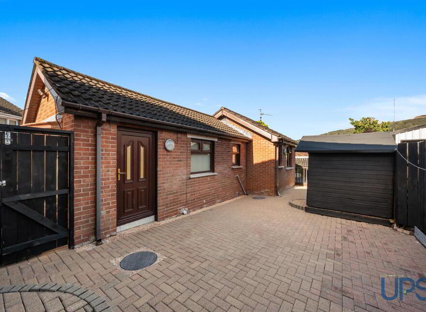 Extended Home & Apartment / Annex, 4 Stewartstown Gardens, Stewartstow...Belfast, BT11 9GG