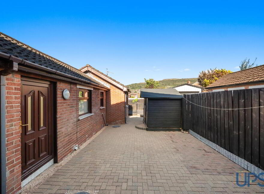 Extended Home & Apartment / Annex, 4 Stewartstown Gardens, Stewartstow...Belfast, BT11 9GG