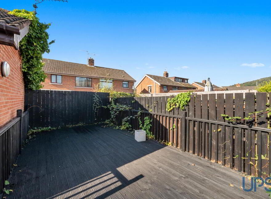 Extended Home & Apartment / Annex, 4 Stewartstown Gardens, Stewartstow...Belfast, BT11 9GG