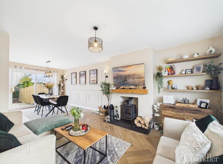 62 Marlborough Crescent, Carryduff, Belfast, BT8 8NP