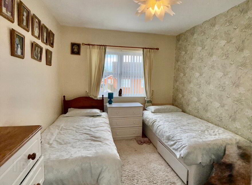 1 St James Meadow, Crumlin, BT29 4GU