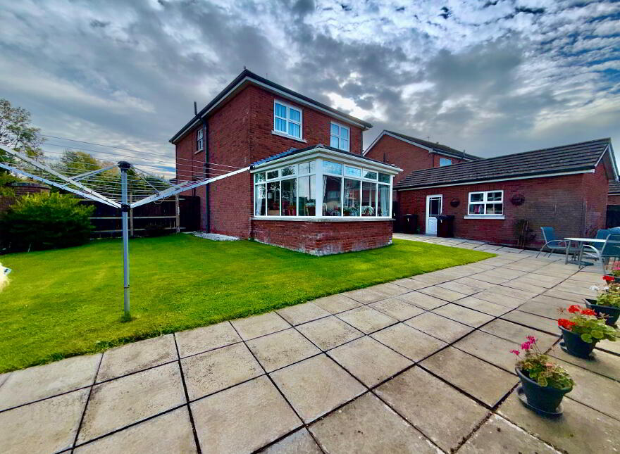 1 St James Meadow, Crumlin, BT29 4GU