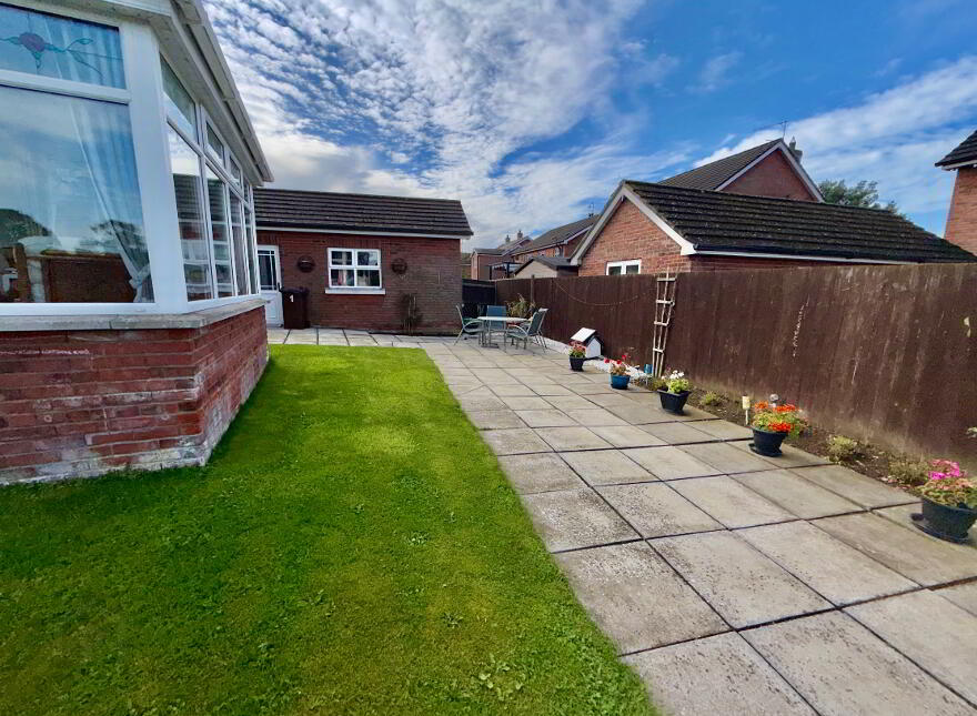 1 St James Meadow, Crumlin, BT29 4GU
