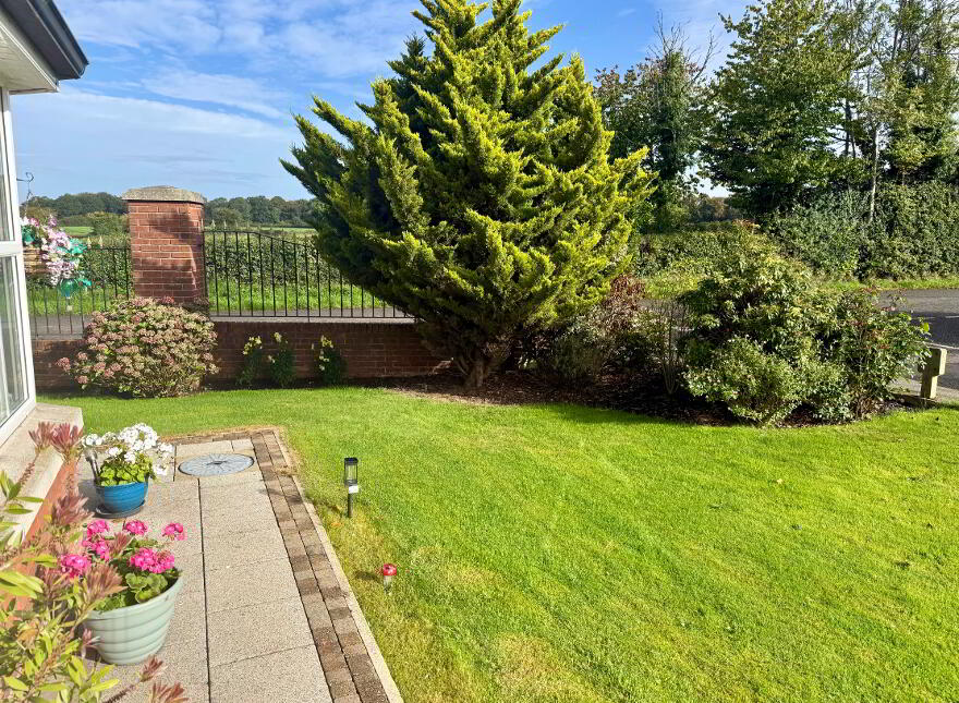 1 St James Meadow, Crumlin, BT29 4GU