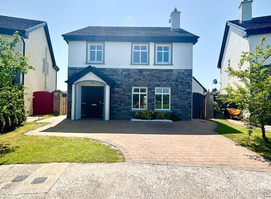 3 College Woods, Balla, F23K797