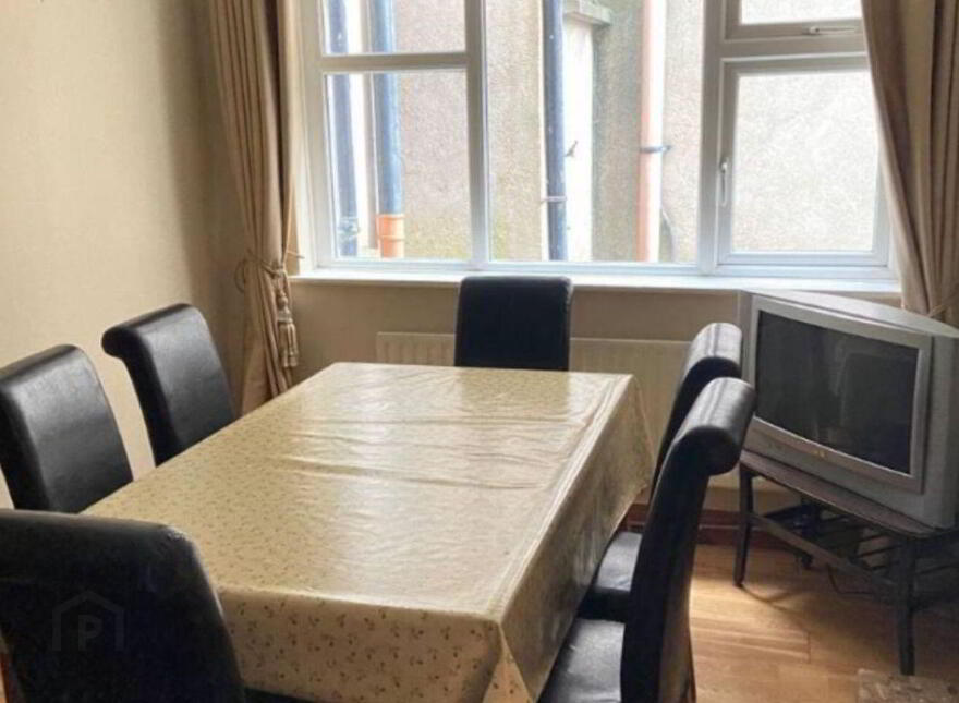 Upper Chapel Street, Castlebar, F23E732